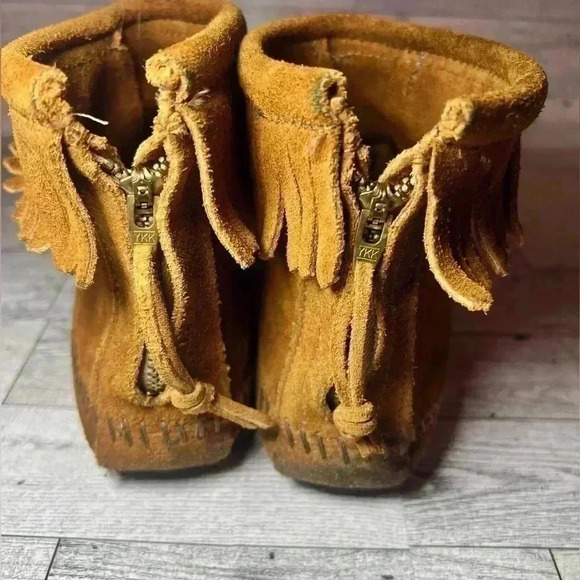 Minnetonka Moccasin Brown Suede leather Fringe Booties womens 6.5 boho babe - Picture 6 of 8